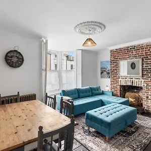 Primal Estates Brighton: Three-bedroom Townhouse With Roof Terrace Apartment